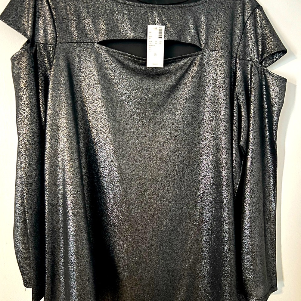 Avenue top size 2x NWT